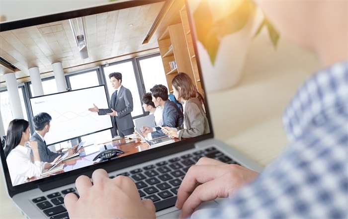 Praca zdalna jako ankieter online